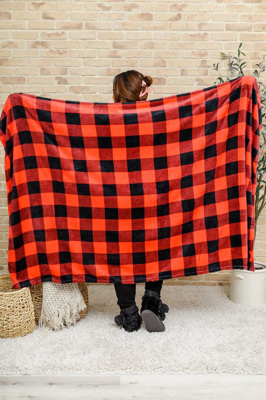 Home Decor Ave Shops | Buffalo Plaid Blanket In Red & Black