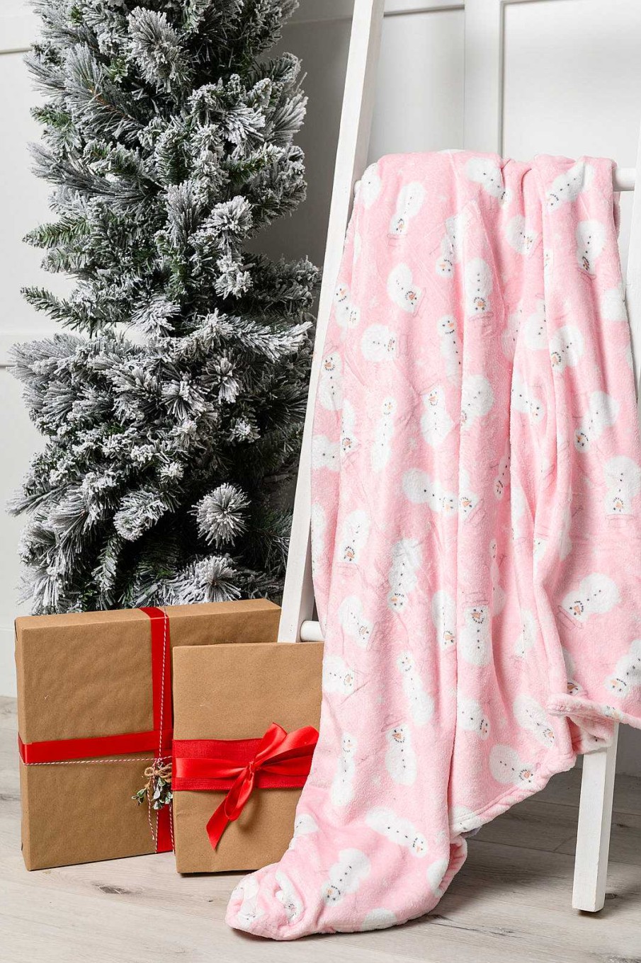 Home Decor Ave Shops | Holiday Fleece Blanket In Pink Snowman