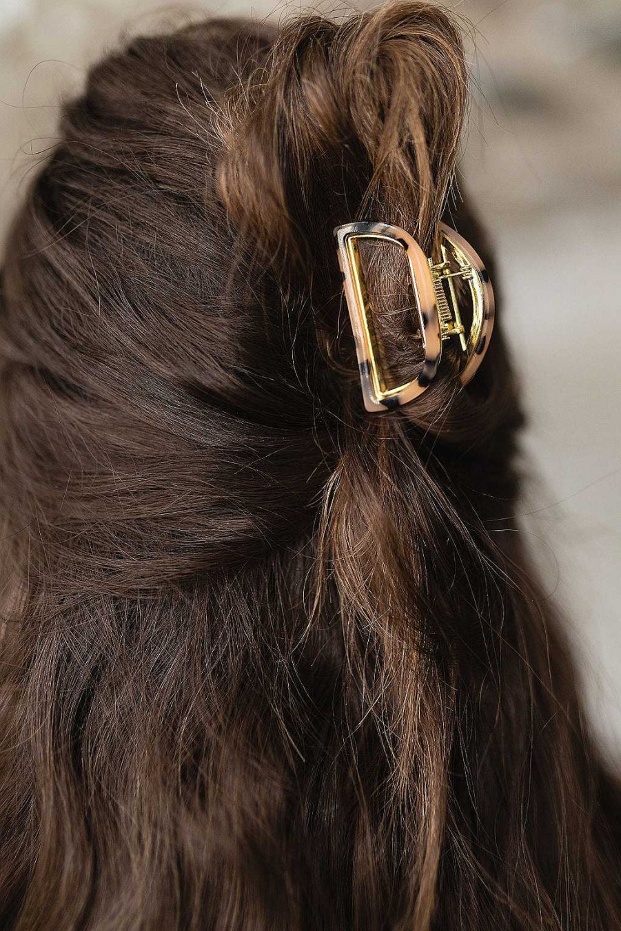 Accessories Ave Shops Hair Ties & Clips | Tortoise Half Moon Claw Clip (Ships In 1-2 Weeks)