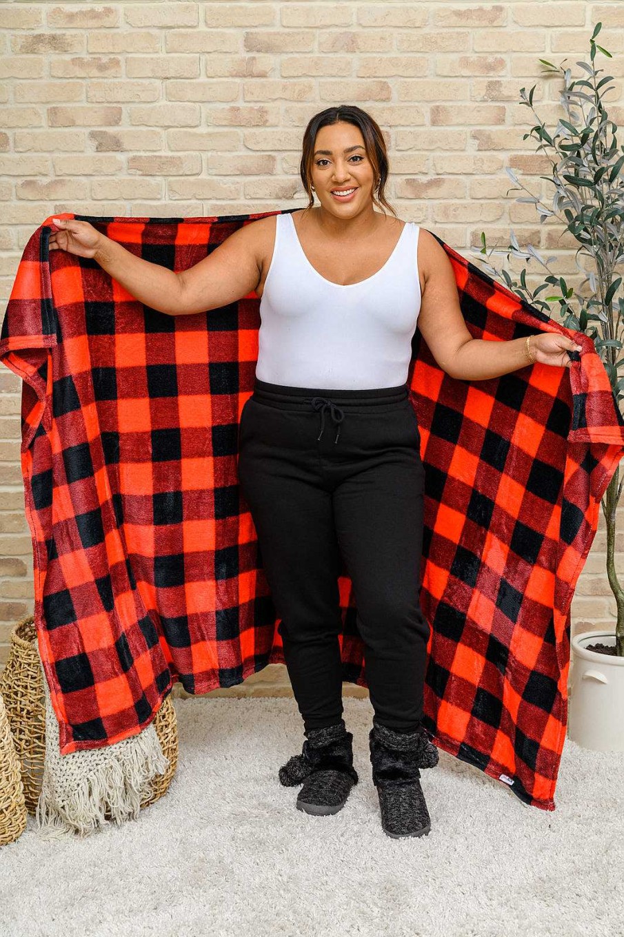 Home Decor Ave Shops | Buffalo Plaid Blanket In Red & Black