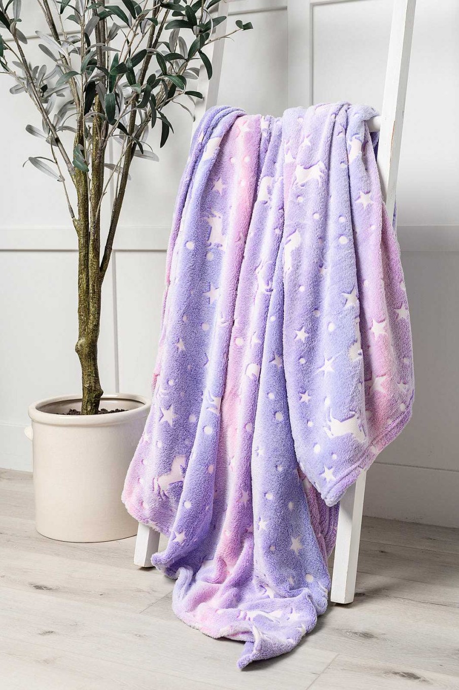 Home Decor Ave Shops | Glow In The Dark Blanket In Unicorn Rainbow (Ships In 1-2 Weeks)