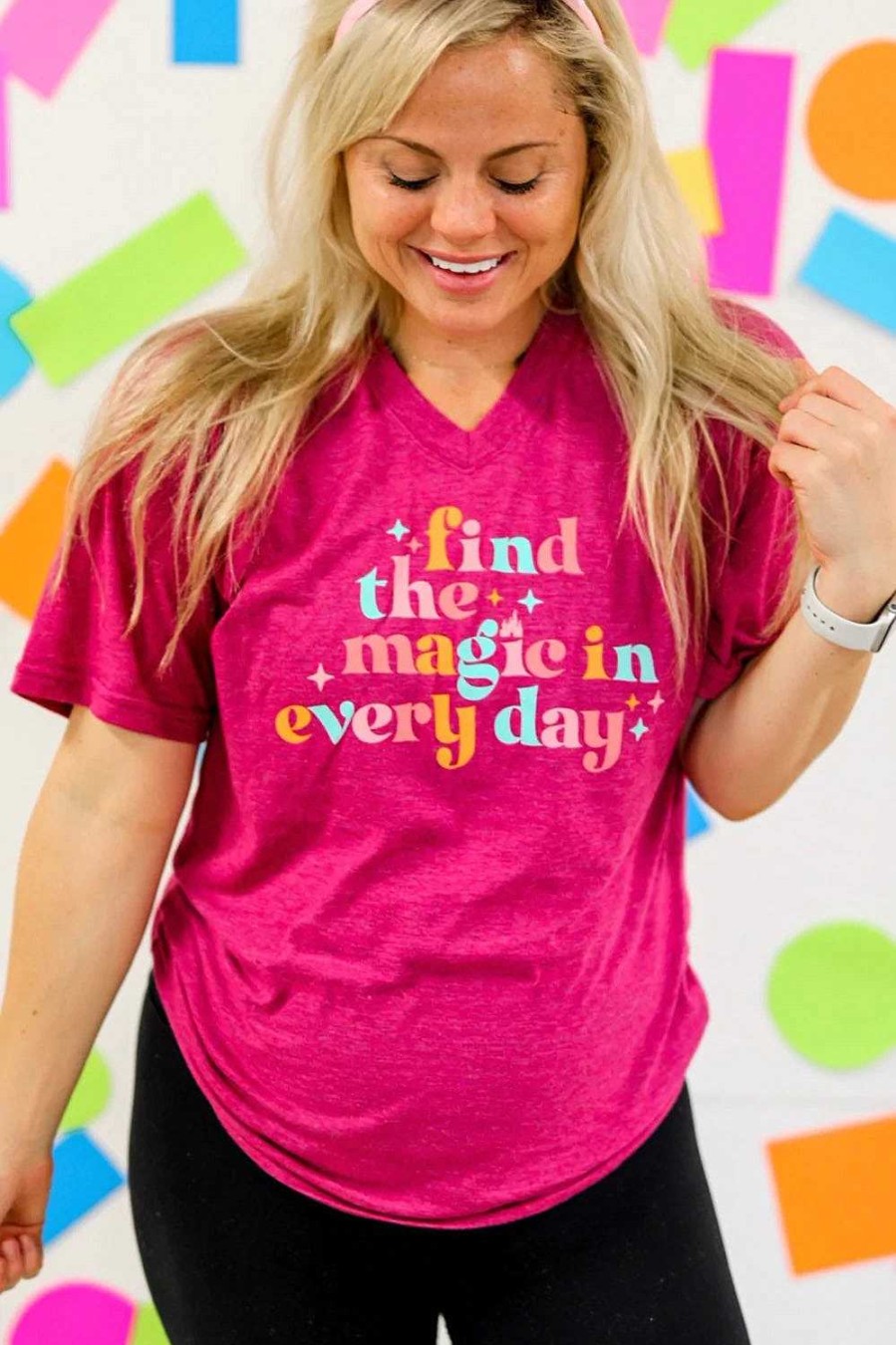 Clothing Jadelynn Brooke Graphic Tees | Find The Magic In Every Day' Short Sleeve Tee