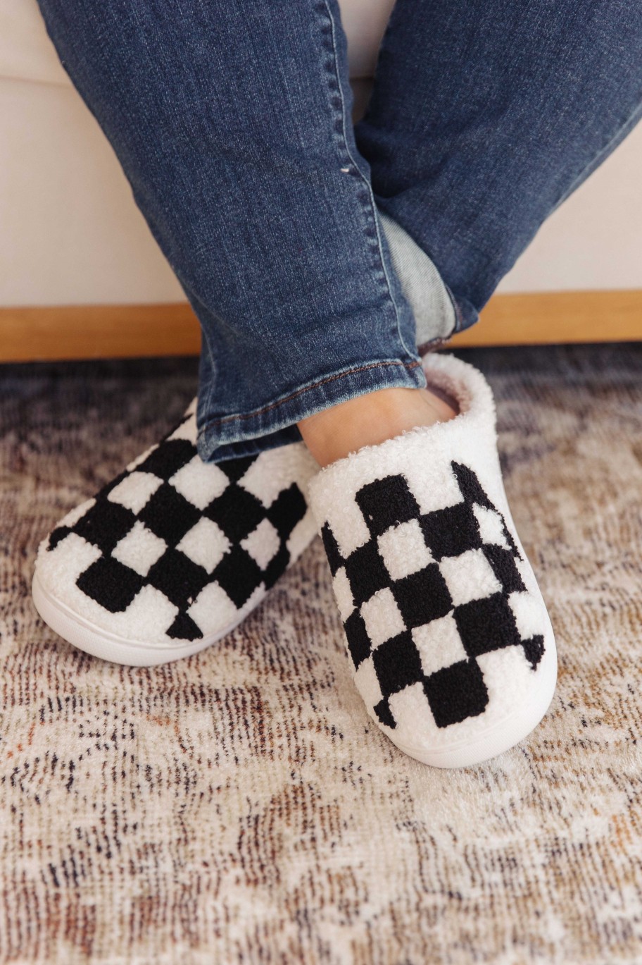 Shoes Ave Shops | Checked Out Slippers In Black - 12/4